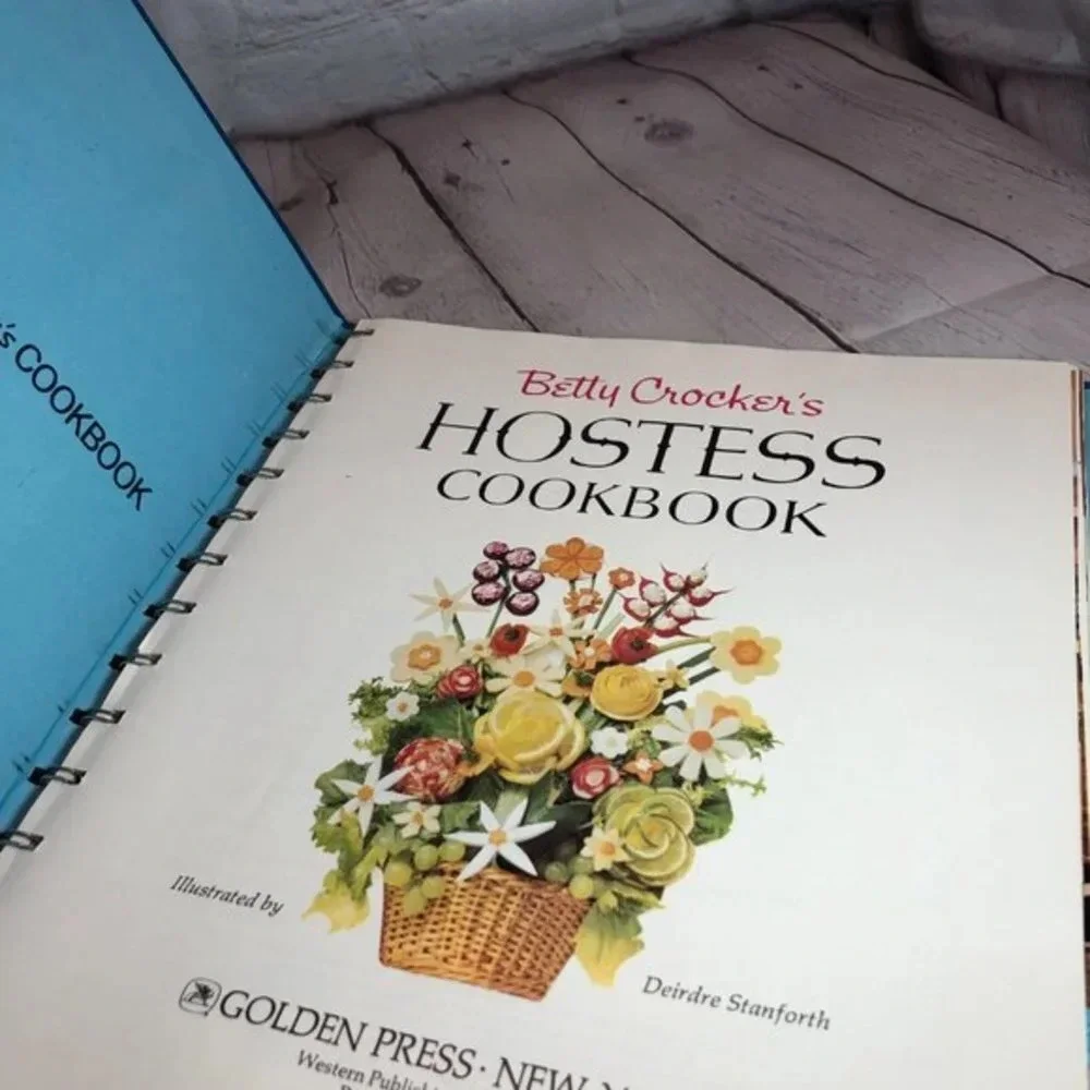 Vintage 1972 BETTY CROCKER'S HOSTESS cookbook